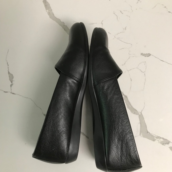 Aerosoles Black Leather Flats Loafers US 6.5 - Picture 3 of 9